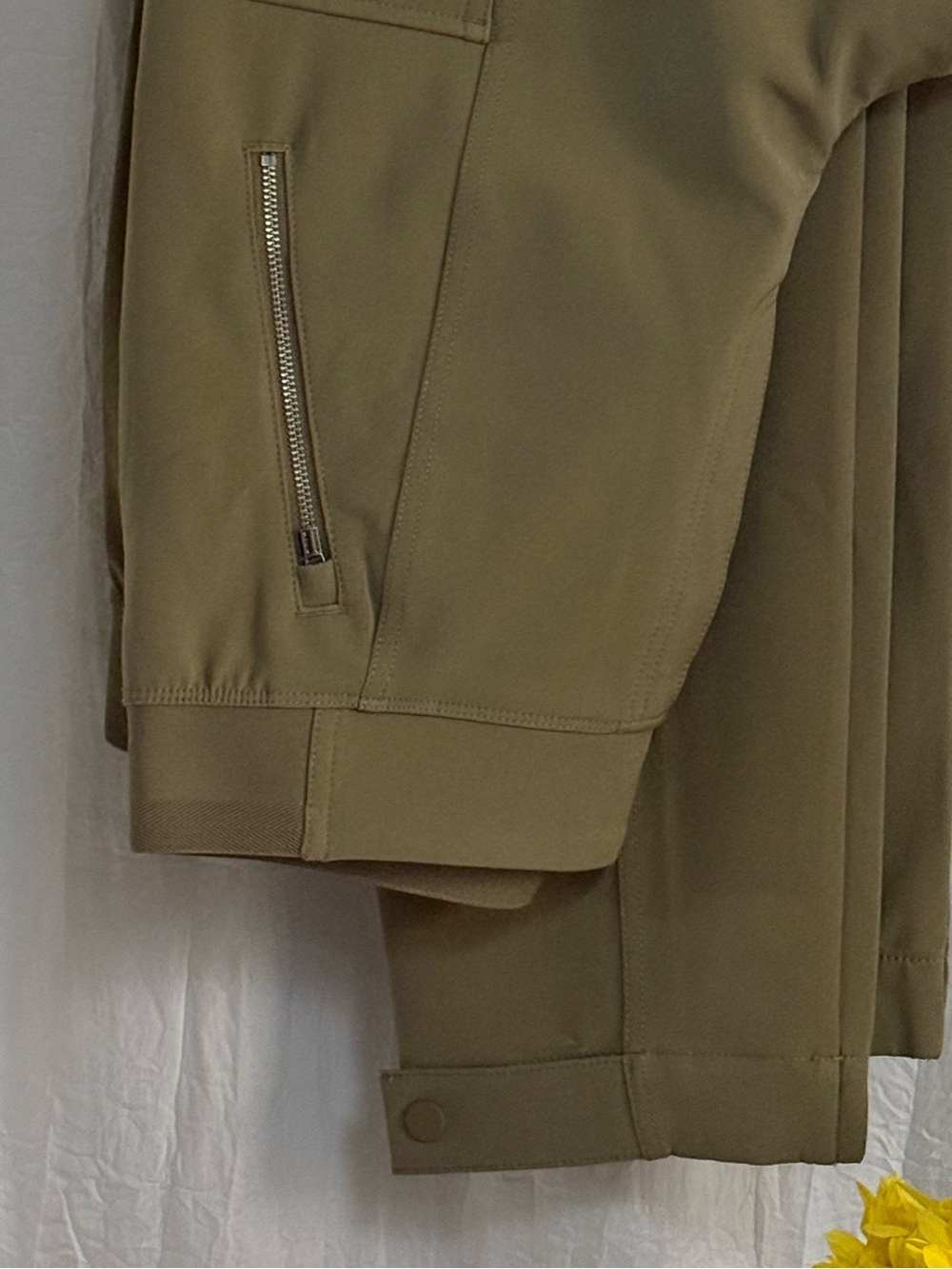 Athleta Endless High Rise Cargo Utility Pants 8 Taupe Olive Stretch Adjustable